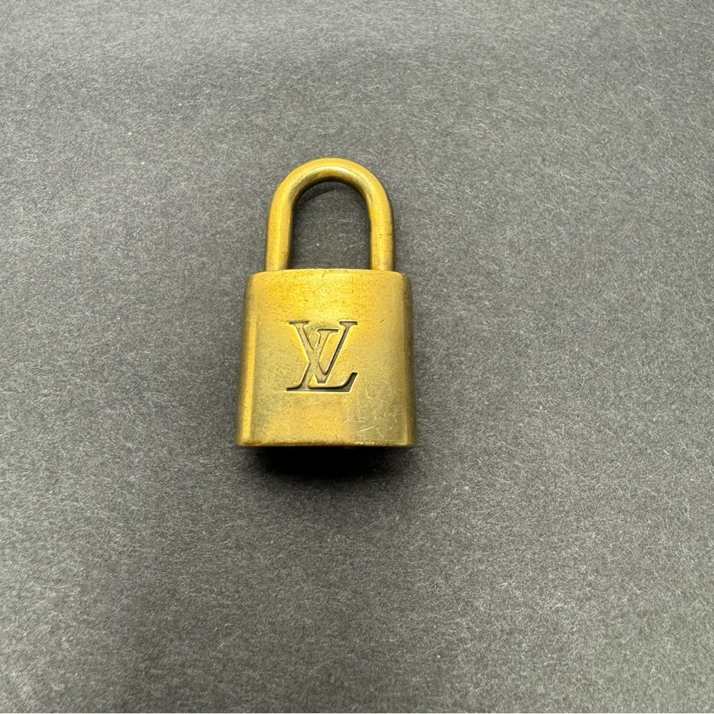 Louis Vuitton Brass 338 Lock  No Key
